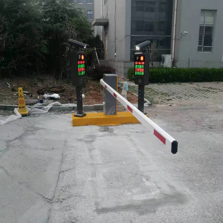 城陽小區智能車牌識別停車系統與門禁道閘報價深度分析